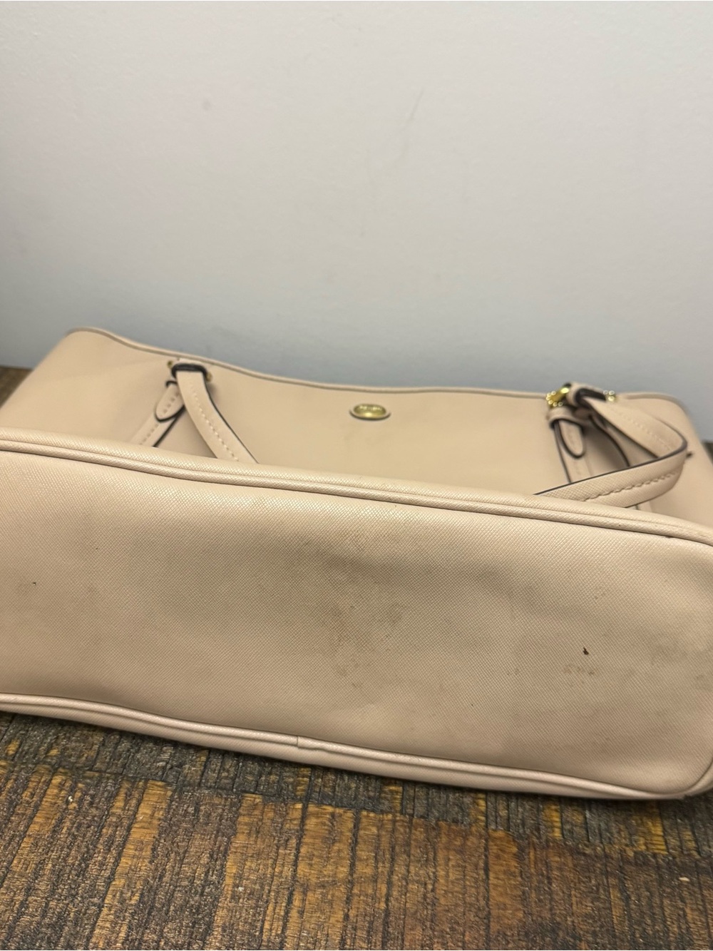 Coach Peyton Leather Zip Top Tote F27349
Brass/Sand bag - Picture 10 of 11